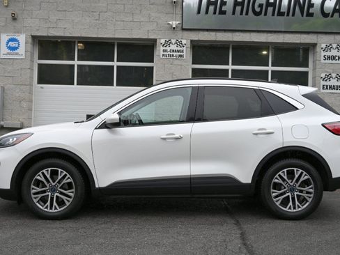 Used 2021 Ford Escape SEL w/ Class II Trailer Tow Package AWD/4WD image 4