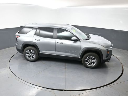 Used 2025 Chevrolet Equinox LT AWD/4WD image 42