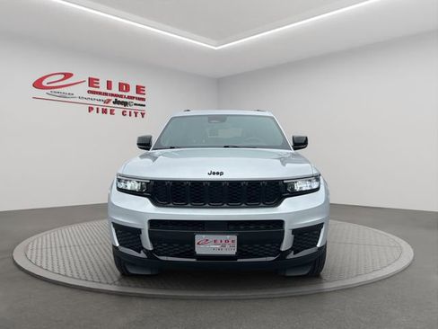 Used 2024 Jeep Grand Cherokee L Laredo image 10