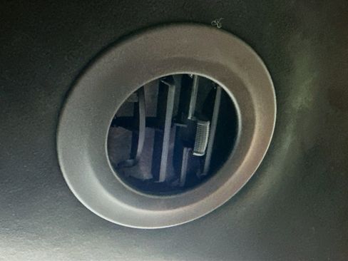 Used 2025 Chrysler Pacifica Pinnacle image 27