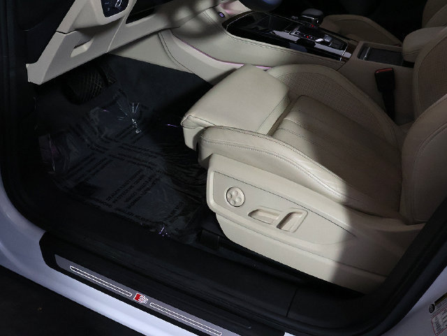 Used 2023 Audi Q5 e Prestige w/ Prestige Package AWD/4WD image 28