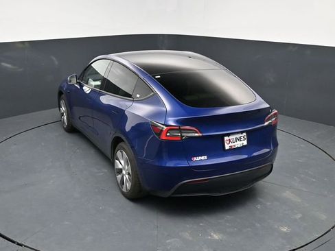 Used 2021 Tesla Model Y Long Range AWD/4WD image 31