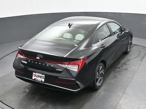 New 2026 Hyundai Elantra Limited FWD image 29