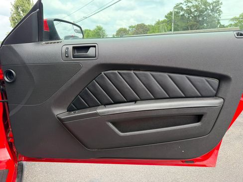 Used 2011 Ford Mustang GT RWD image 18