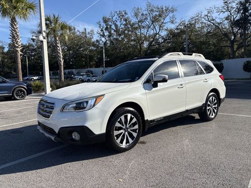 Used 2015 Subaru Outback 2.5i Limited image 2