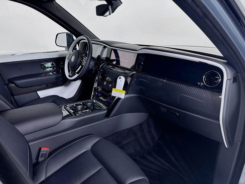 New 2026 Rolls-Royce Cullinan Black Badge AWD/4WD image 28