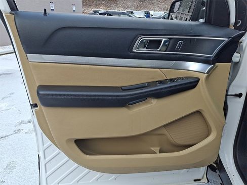 Used 2017 Ford Explorer XLT w/ Equipment Group 201A image 12