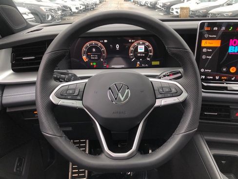 New 2026 Volkswagen Tiguan SE R-Line AWD/4WD image 19