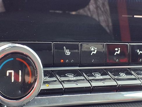 Used 2023 Chevrolet Colorado Z71 w/ Z71 Convenience Package 2 image 5