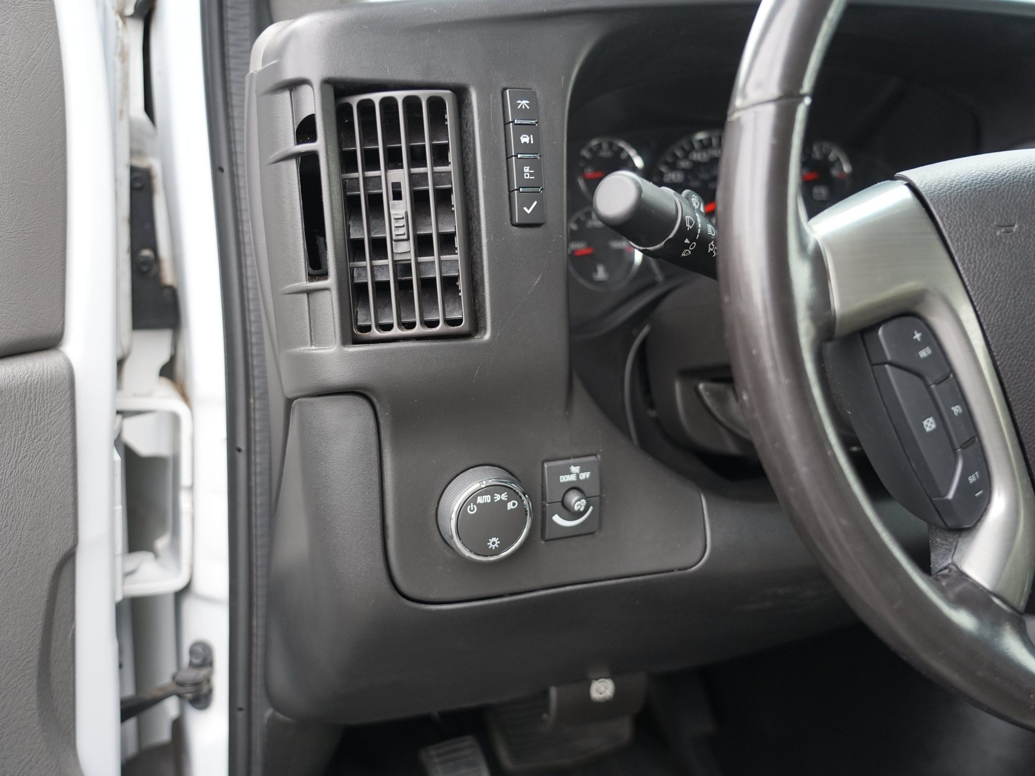 Used 2017 Chevrolet Express 2500 LS RWD image 17