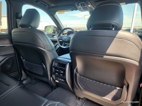 New 2025 Jeep Grand Cherokee Limited w/ Black Appearance Package image 51