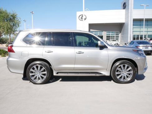 Used 2017 Lexus LX 570 570 image 11