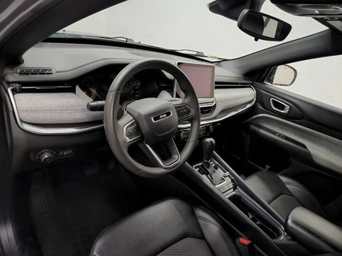 Used 2024 Jeep Compass Latitude AWD/4WD image 18