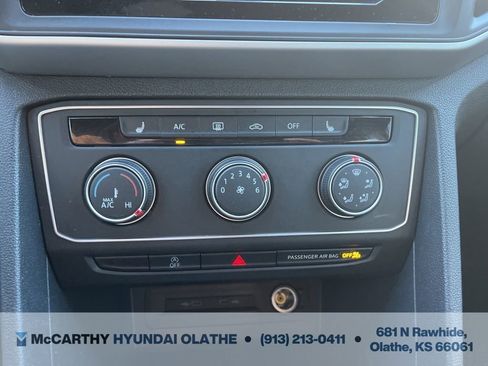 Used 2022 Volkswagen Atlas Cross Sport SE image 25