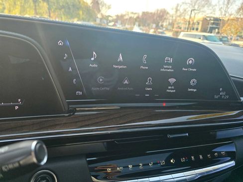 Used 2022 Cadillac Escalade Sport Platinum w/ Heavy-Duty Trailer Package image 31