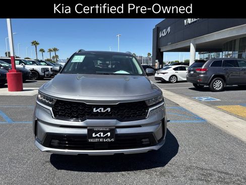 Certified 2023 Kia Sorento EX w/ Panoramic Sunroof Package FWD image 2