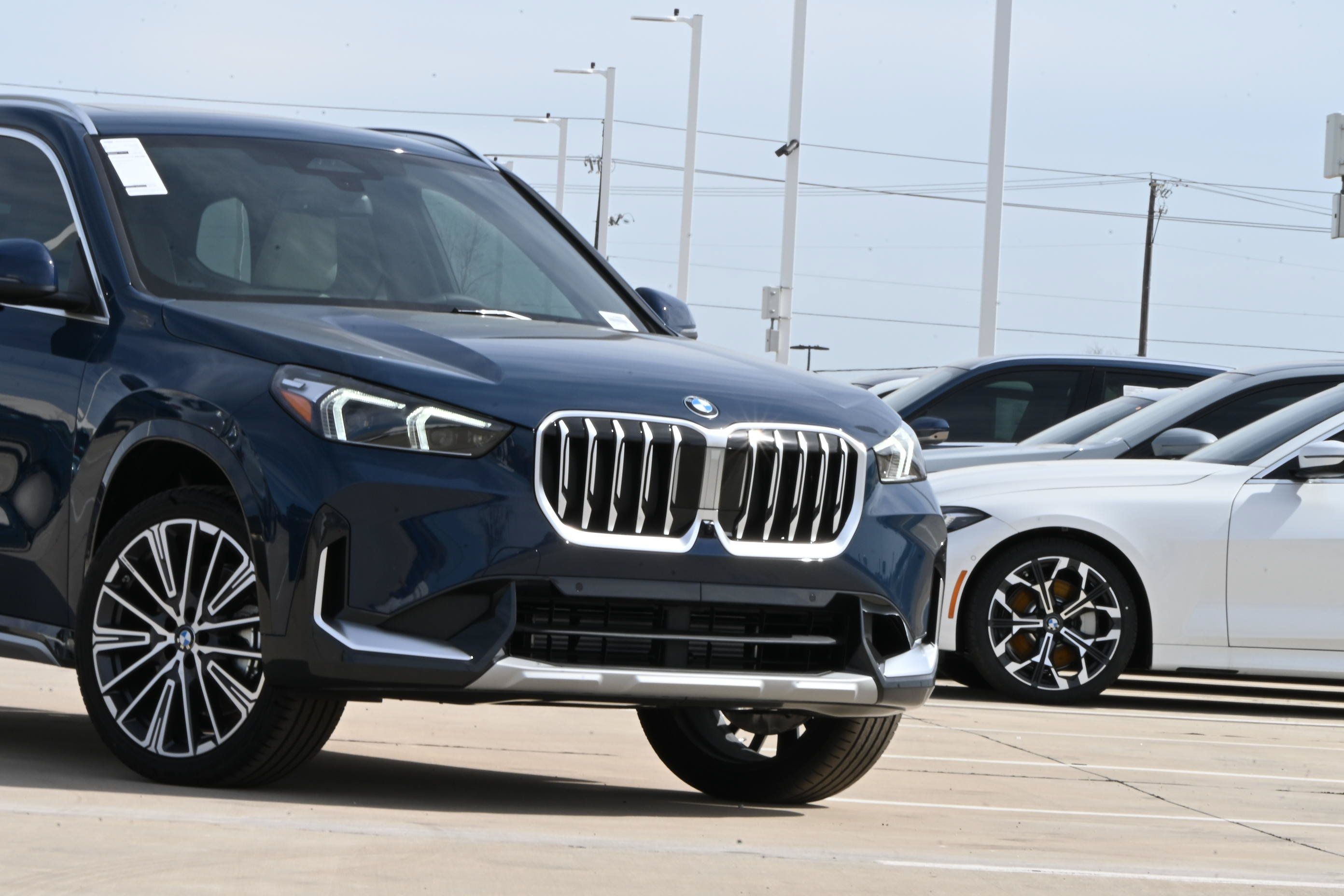 Used 2026 BMW X1 xDrive28i AWD/4WD image 3