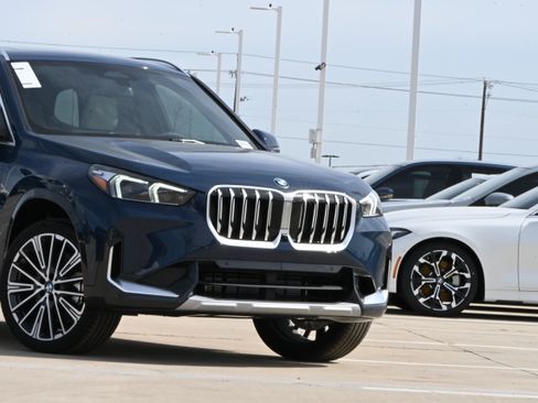 Used 2026 BMW X1 xDrive28i w/ Technology Package AWD/4WD image 3