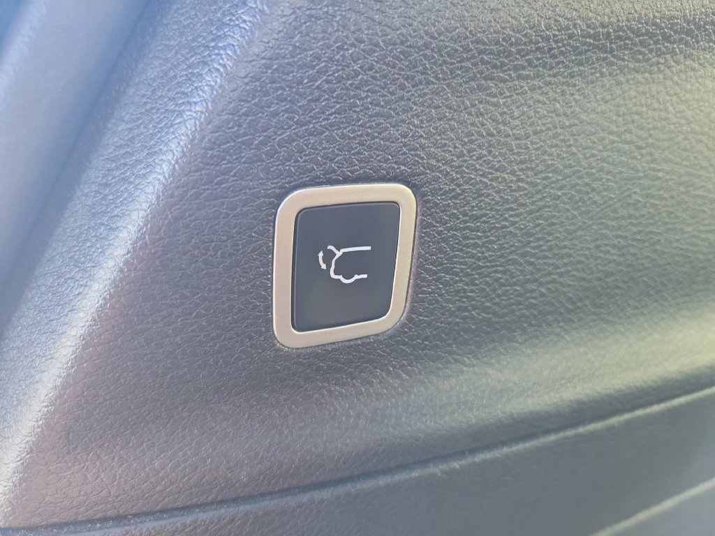 Used 2026 Chrysler Pacifica Select FWD image 13
