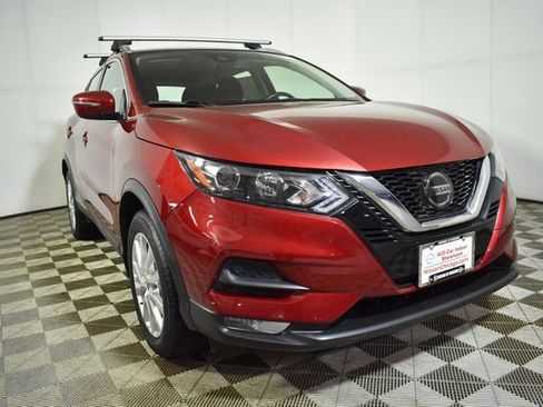 Certified 2021 Nissan Rogue Sport SV image 3