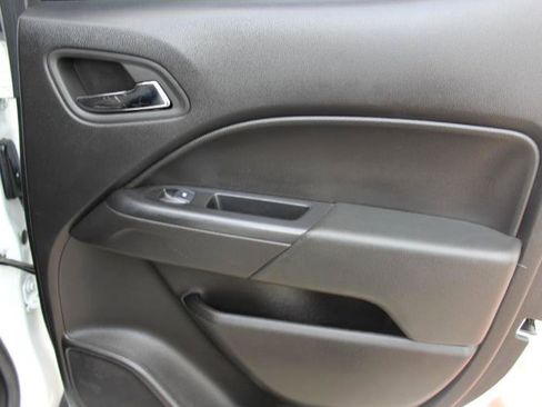 Used 2019 Chevrolet Colorado LT RWD image 17