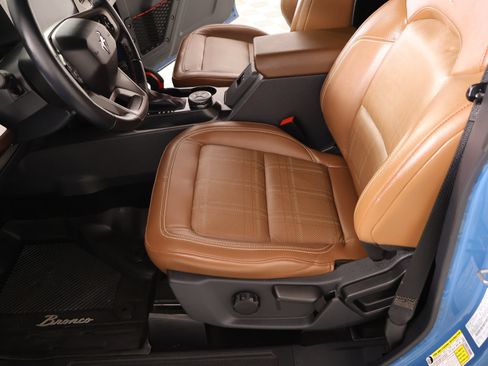 Used 2024 Ford Bronco Heritage Edition AWD/4WD image 12