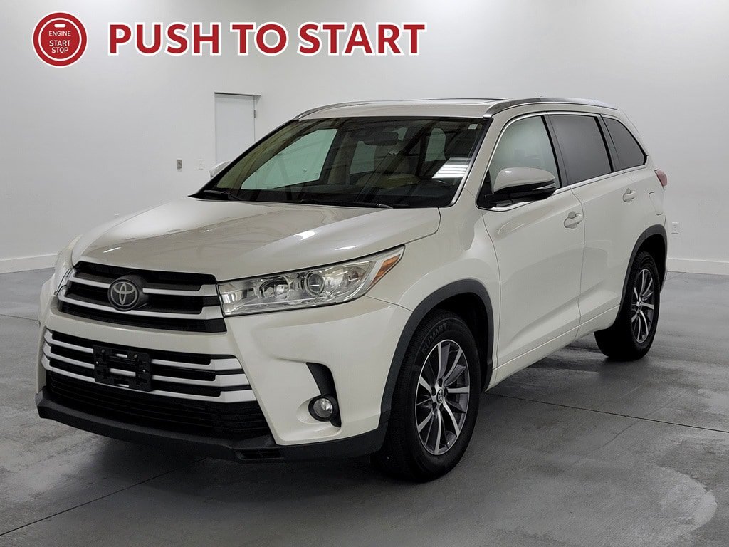 Used 2017 Toyota Highlander XLE FWD image 4