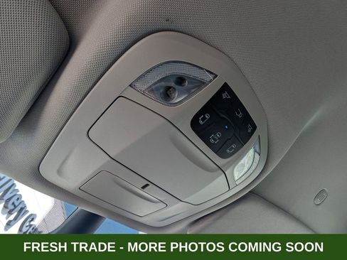 Used 2024 Chrysler Pacifica Touring-L image 33