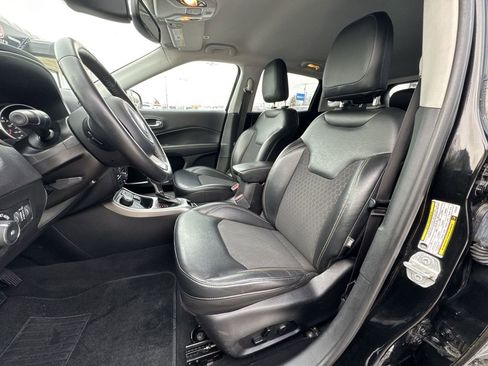 Used 2018 Jeep Compass Latitude w/ Popular Equipment Group image 18