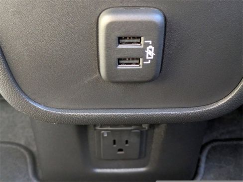 Used 2024 Chevrolet Equinox RS w/ RS Leather Package image 17