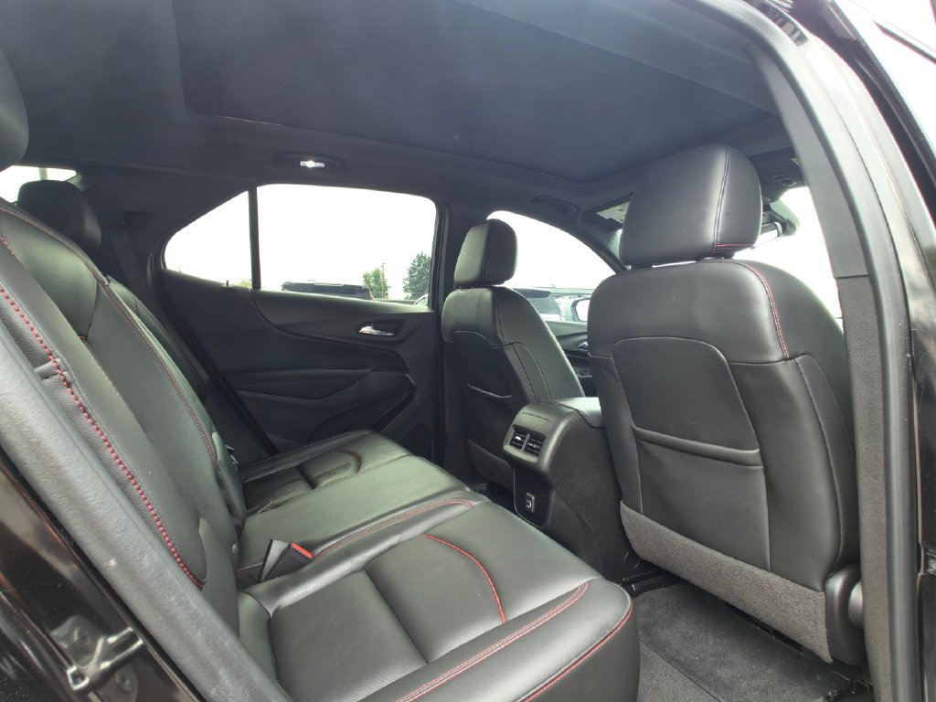 Used 2022 Chevrolet Equinox RS w/ RS Leather Package AWD/4WD image 13