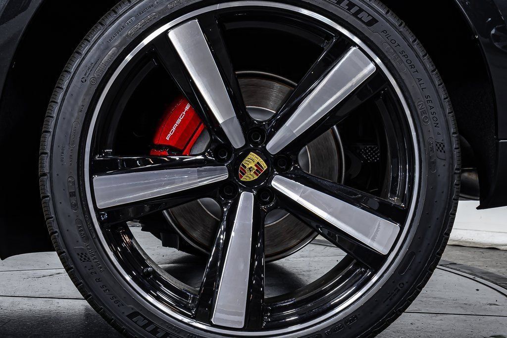 Certified 2025 Porsche Macan S AWD/4WD image 23
