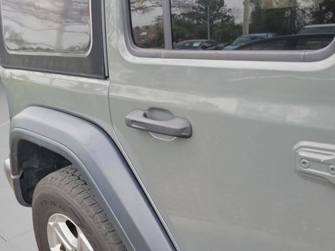 Used 2018 Jeep Wrangler Unlimited Sport S image 23