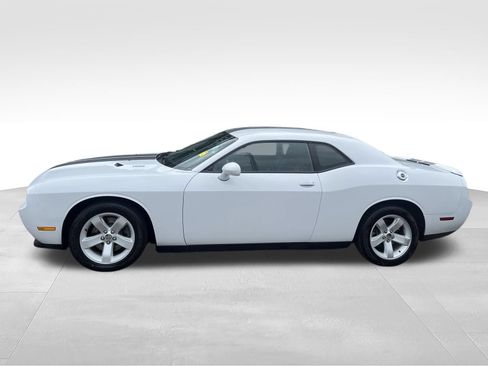 Used 2012 Dodge Challenger R/T RWD image 2