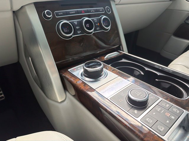 Used 2017 Land Rover Range Rover Supercharged AWD/4WD image 8