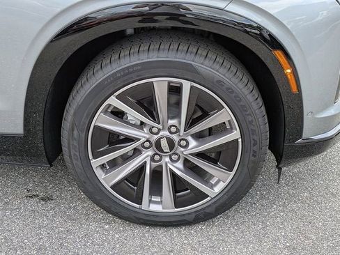 New 2026 Cadillac Vistiq Sport w/ LPO, Floor Liner Package image 11