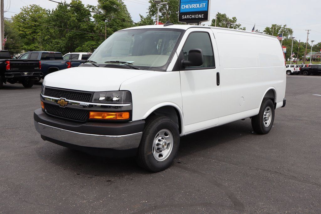 New 2025 Chevrolet Express 3500 w/ Chrome Appearance Package RWD image 20