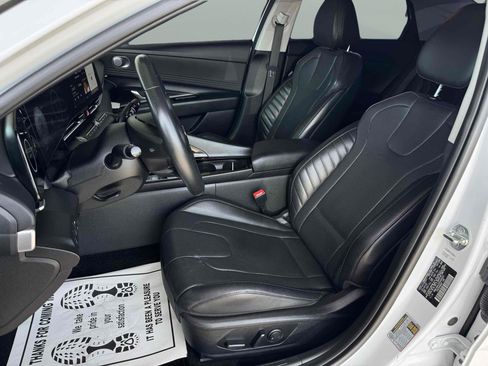 Used 2023 Hyundai Elantra Limited FWD image 10