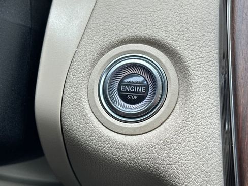 Used 2020 Mercedes-Benz C 300 4MATIC Sedan image 20