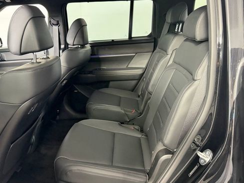 Used 2025 Hyundai Santa Fe Calligraphy AWD/4WD image 28