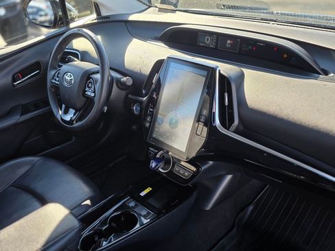 Used 2020 Toyota Prius Prime XLE image 7
