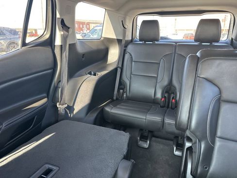 Used 2021 GMC Acadia SLT w/ Elevation Edition image 19