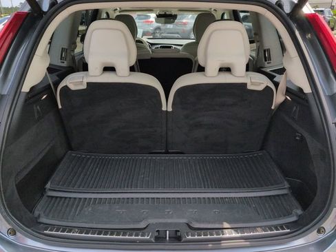 Used 2019 Volvo XC90 T6 Momentum w/ Protection Package AWD/4WD image 13