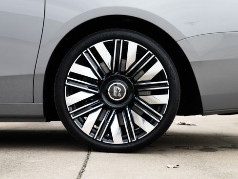 Used 2025 Rolls-Royce Ghost AWD/4WD image 41