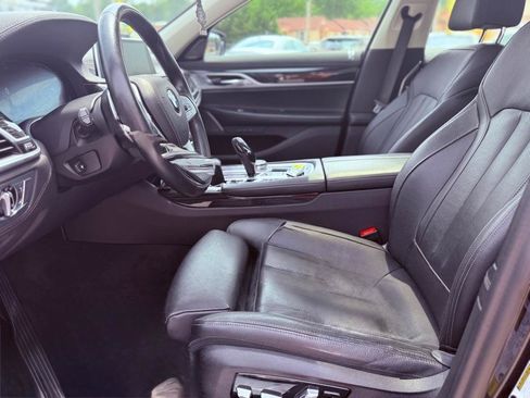 Used 2022 BMW 740i RWD image 16