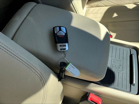 Used 2019 Audi Q5 2.0T Premium Plus w/ Premium Plus Package image 16