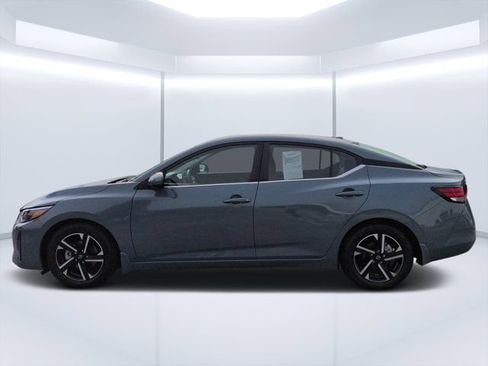 Used 2025 Nissan Sentra SV FWD image 6