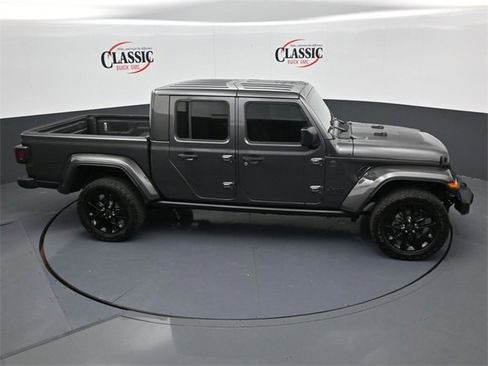 Used 2025 Jeep Gladiator Sport image 21