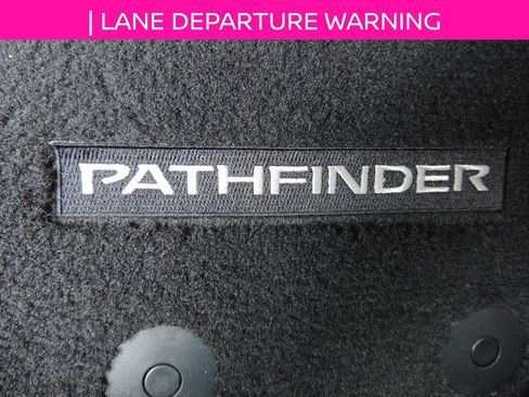 Used 2024 Nissan Pathfinder SL FWD image 16