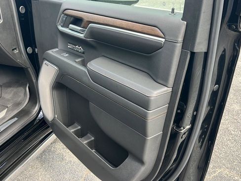 Used 2024 Chevrolet Silverado 1500 High Country w/ High Country Premium Package image 15